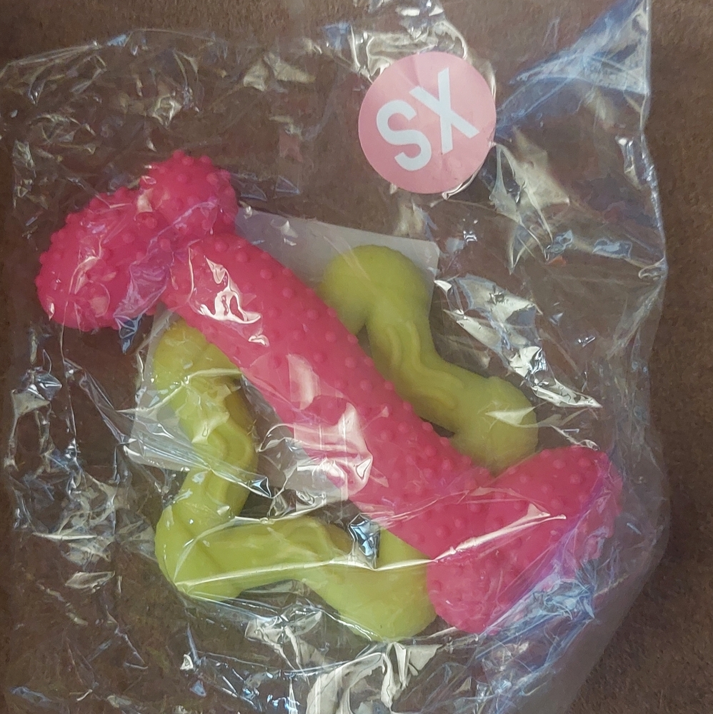 🐕‍🦺 Pink and Green Dog Chew Toys